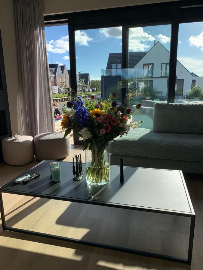 New High End Waterfront Family Villa 斯塔福伦 外观 照片
