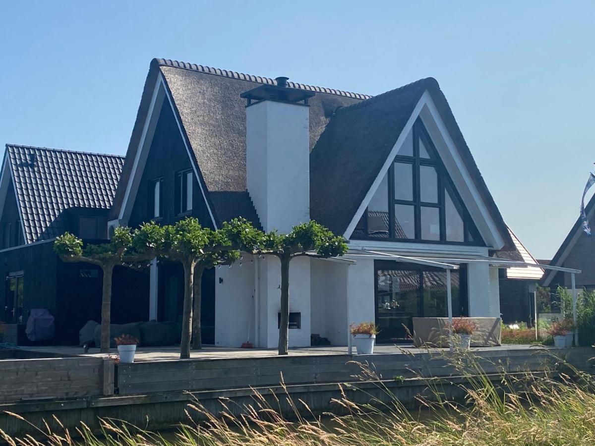 New High End Waterfront Family Villa 斯塔福伦 外观 照片